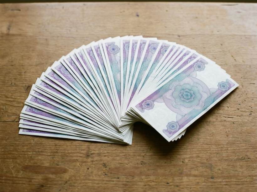 Ten thousand pounds in cash